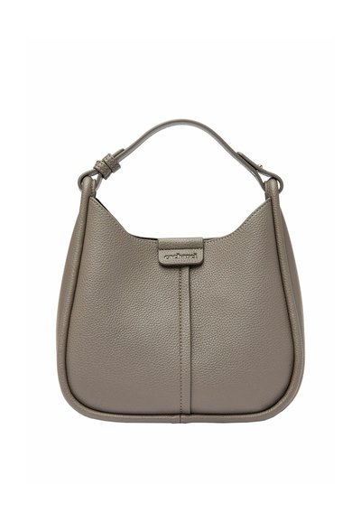 Borsa in pelle grigia con forma curva, manico arrotondato e chiusura a pattina frontale. Superficie testurizzata con dettagli di cucitura discreti.