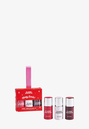 "MERRY SWEETS" LIMITED EDITION GEL POLISH TRIO - Nail set - -