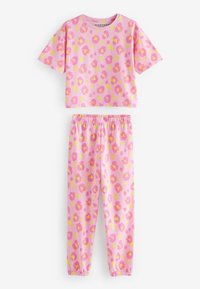 Completo pigiama rosa con una maglietta a maniche corte con stampa leopardata gialla e rosa, abbinato a pantaloni con elastico in vita con lo stesso motivo.