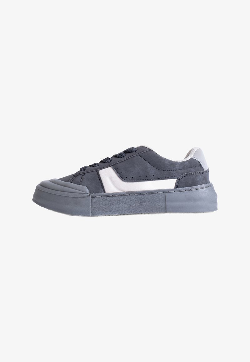 Bata Baskets basses - grigio