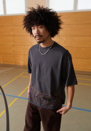 New Era NBA LOS ANGELES LAKERS OVERSIZED T-SHIRT - T-shirt imprimé - black
