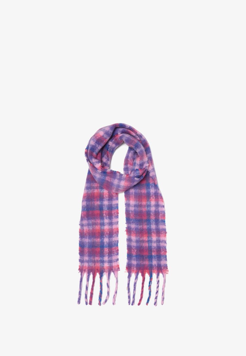 Geruite sjaal met franjes in tinten paars, roze en blauw. Gemaakt van zacht, textuurrijk materiaal dat geschikt is voor koud weer.