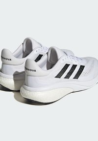 adidas Performance SUPERNOVA 3 biały