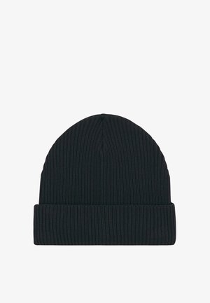 Bonnet en tricot côtelé noir avec revers plié, conçu pour la chaleur et un port décontracté.