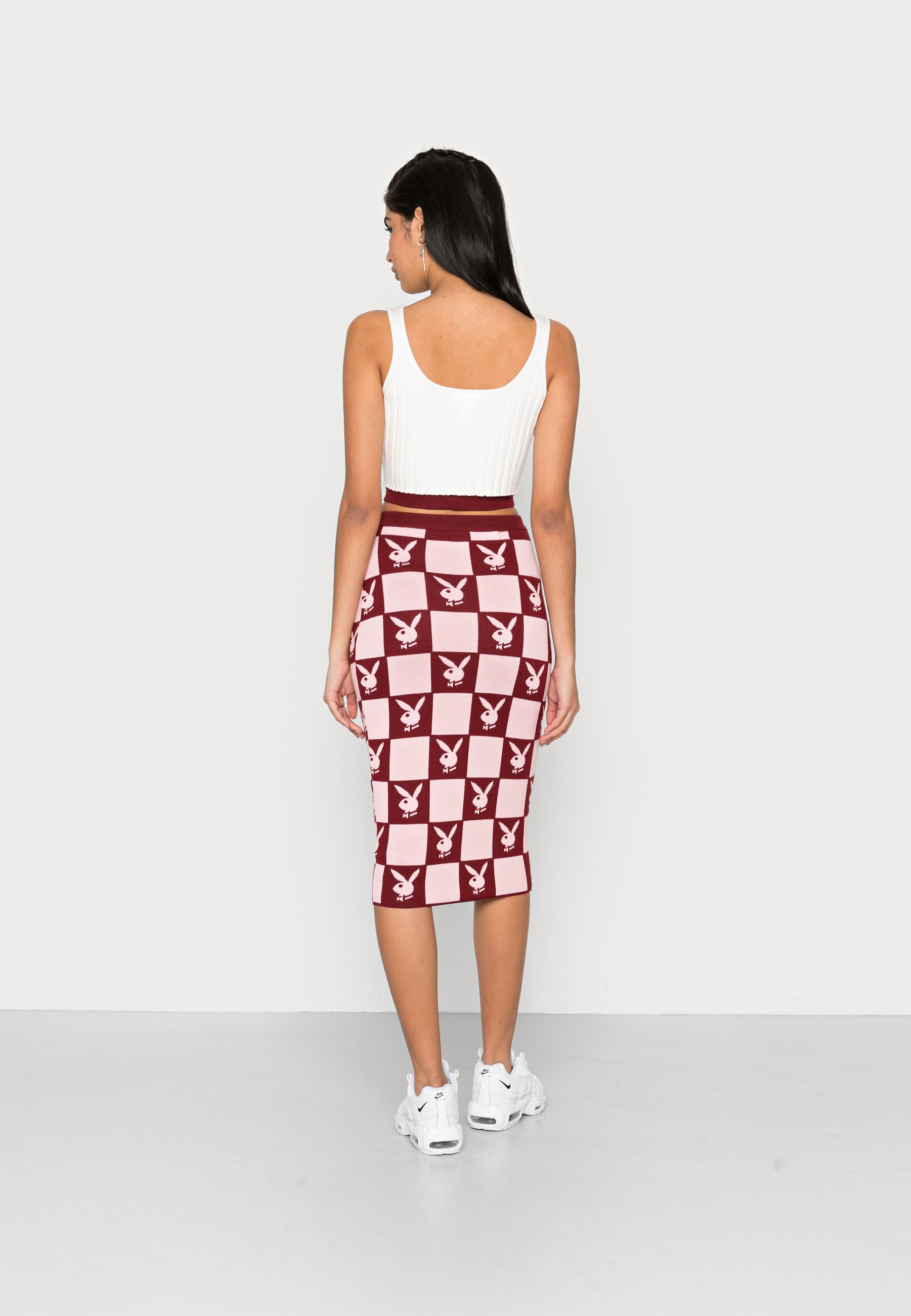 Missguided PLAYBOY CHECKERBOARD MIDAXI - Kokerrok - burgundy/donkerroze -  Zalando.nl