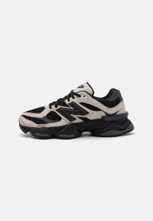 New Balance, Baskets basses - black