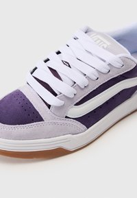 Vans HYLANE UNISEX - Chaussures de skate - grape