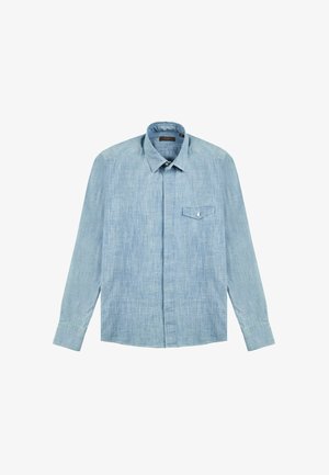 Hellblaues langärmeliges Hemd aus strukturiertem Stoff, mit einem Button-Down-Kragen, Brusttasche mit Klappe und normalen Knopfmanschetten.