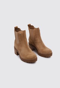 Panama Jack PIA TRAV - Botines con plataforma - camel