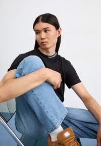 The North Face ZUMU TEE - T-shirt basic - black