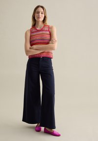 PIOMBO TANK - Strickpullover - red pink