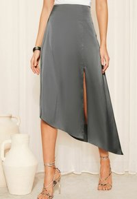 Friends Like These ASYMMETRICAL MIDI REGULAR FIT - A-Linien-Rock - grey