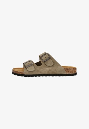 Olijfgroene suède sandalen met twee verstelbare banden voorzien van zilverkleurige gespen. Kurken voetbed en gestructureerde zwarte rubberen zool.