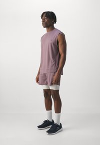 ICANIWILL STRIDE SLEEVELESS MEN - Viršus - grey lavender