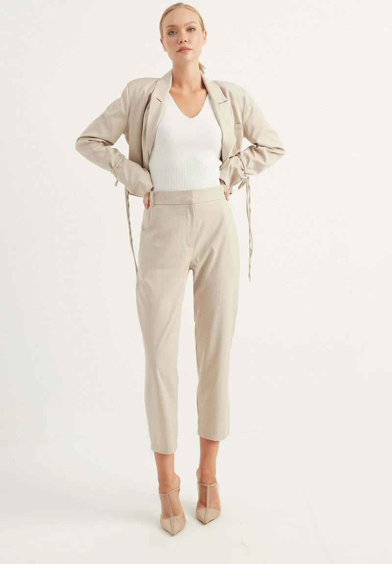 Chiquelle PENCIL - Tygbyxor - beige