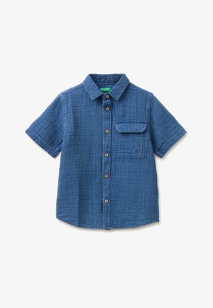 Niebieska koszula z krótkim rękawem, teksturowana bawełna, z guzikami z przodu, kołnierzykiem i pojedynczą kieszenią na piersi z patką.