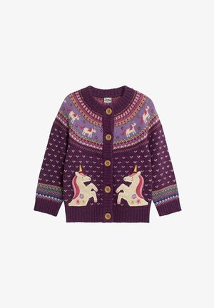 Adsītā jaka purpura krāsā ar vienradžu motīviem. Tam ir apaļa apkakle, pieci koka pogas un daudzkrāsains raksts uz plecu daļas un piedurknēm.