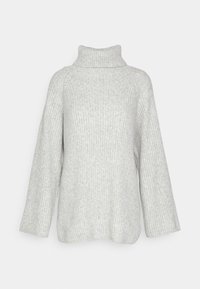 Hellgrauer, gerippter Rollkragenpullover mit langen Ärmeln und lässigem Schnitt. Weiche Textur und minimales Design ohne zusätzliche Verzierungen.