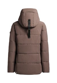 Brun foret jakke med aftagelig hætte, med stikninger, en sort logo strop på ryggen og elastiske manchetter ved ærmerne.