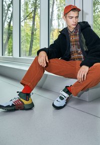 Nike Sportswear AIR PRESTO MID UTILITY - Sapatilhas de cano alto - carbon green/black/ghost/pollen/redstone