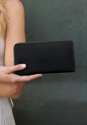 Gusti Leder, PATRICIA - Monedero - black