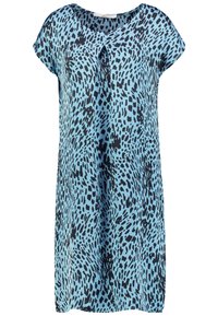Jasnoniebieska sukienka o luźnym kroju, z czarnym wzorem w zwierzęta. Wykonana z gładkiego materiału, z okrągłym dekoltem i krótkimi rękawami.