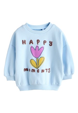 Hellblauer Kinder-Sweatshirt mit gerippten Bündchen an Ärmeln und Saum, mit einer pinken und gelben Blume und dem Text „HAPPY MIMENTS“ in braunen Buchstaben.