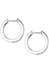 Pendientes de aro de plata con una superficie lisa y pulida. Diseño circular con una ligera abertura en la parte superior para el cierre. Metal ligero.