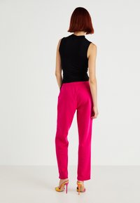 GAP LOGO PANT - Treningo apatinė dalis - bright beet