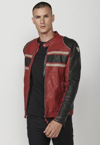 Koroshi EFFECT - Kunstnahast jakk - rojo red