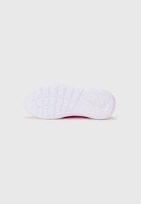Semelle de chaussure blanche avec des éclats roses, présentant un motif de grille texturé et un bord arrondi, conçu pour l'adhérence et la flexibilité.