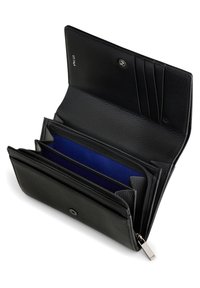 Cartera de piel negra con múltiples compartimentos, forro interior azul y ranuras para tarjetas. Cuenta con un bolsillo con cremallera y cierre a presión.