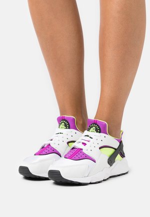 Matalavartiset tennarit - white