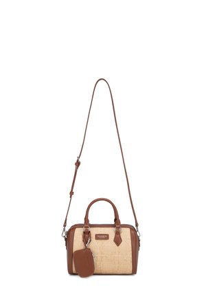 Petit sac à main tissé rectangulaire beige avec poignées en cuir marron, garniture, bandoulière longue réglable et pochette en cuir attachée.
