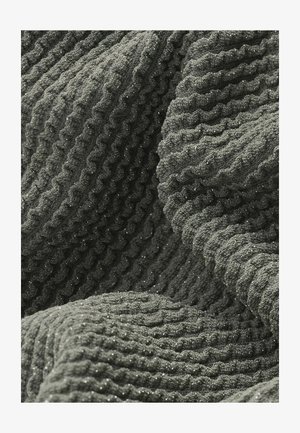 Kareda hallipind, millel on sooneline muster ja peened sädemed, luues pehme ja ebatasase pinna.