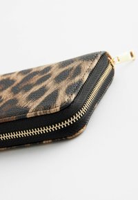 Next PRINT MINI - REGULAR FIT - Rahakott - leopard
