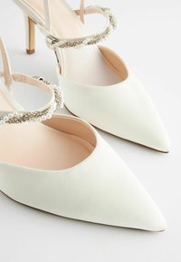 Next FOREVER COMFORT REGULAR FIT - Svatební boty - ivory white