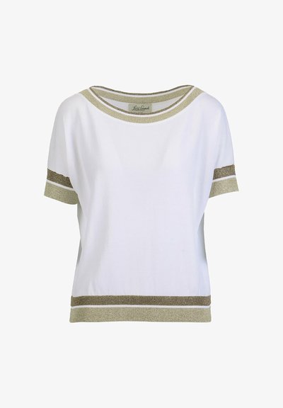 Balts īss piedurkņu tops ar zelta apdari apkaklītē, piedurknēs un apakšmalā, apaļu izgriezumu un vaļēju piegriezumu.