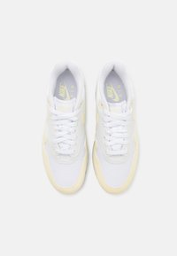Nike Sportswear AIR MAX - Sneakers low - white/alabaster/summit white/black/sail