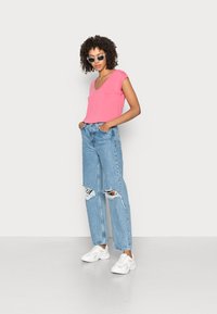 Pieces PCKAMALA - T-shirt básica - fruit dove