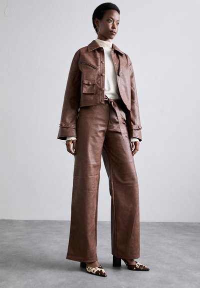 Baum und Pferdgarten NADENE - Pantalon classique - washed java