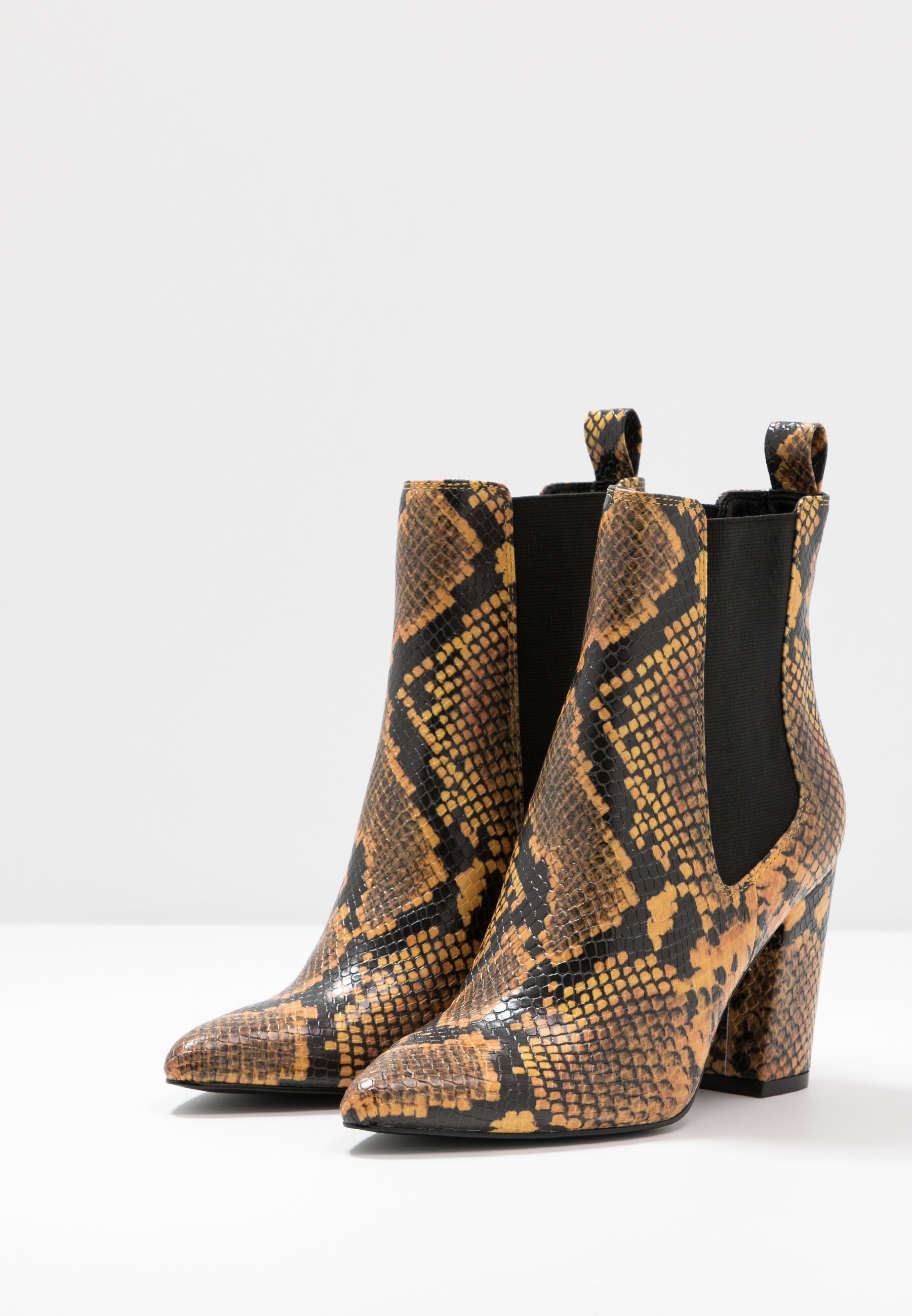 Subtle steve madden Clearance