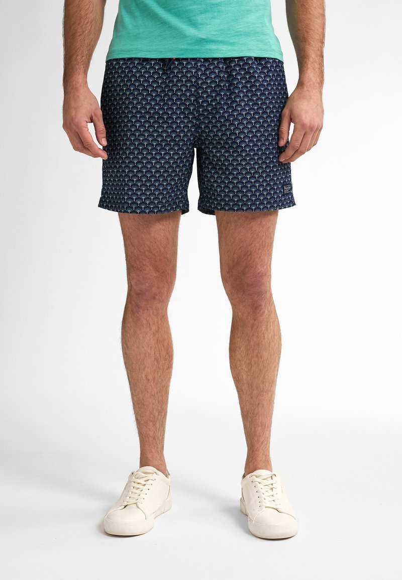 Pánské námořnické plavky s opakujícím se vzorem mušlí, vyrobené z lehkého materiálu. Obsahují elastický pas a boční kapsy.