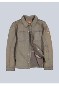 Olivgrüne Jacke mit Knopfleiste, zwei Brusttaschen und kontrastierenden Nähten. Das Innere hat ein glattes Stofffutter.