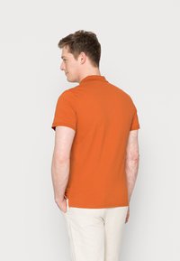 TOM TAILOR BASIC  - Polo - dry acorn brown