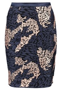 Námorníkově modrá tužková sukně s intricátní béžovou listovou vzorovou, texturovaným materiálem a hladkým pasem s mírným leskem.