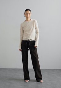 Ioannes BIAS LONG SLEEVE - Ilgarankovis viršutinės dalies drabužis - shell