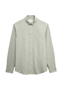 Camicia a maniche lunghe verde chiaro con colletto classico, chiusura a bottoni frontale, taschino sul petto e orlo leggermente curvo. Materiale in cotone.