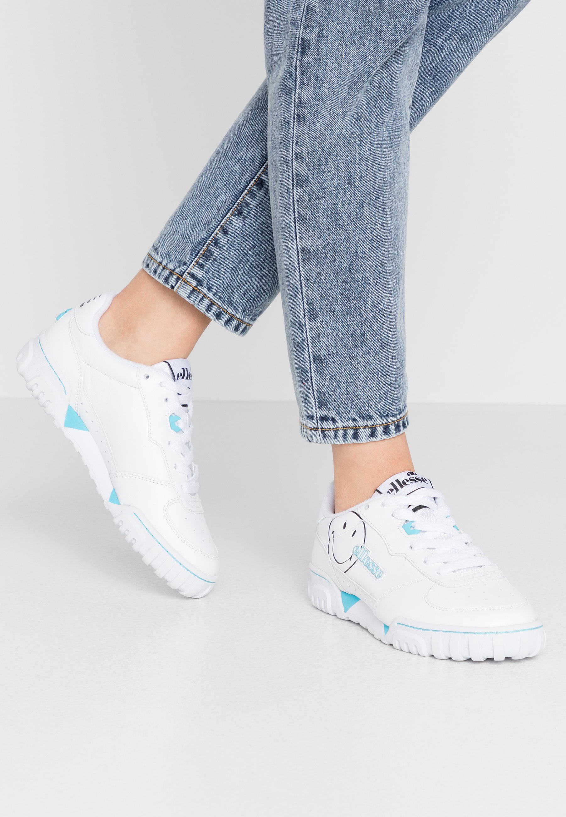 Ellesse SMILEY X TANKER Joggesko whitesilverblue Ellesse SMILEY X TANKER Joggesko whitesilverblue