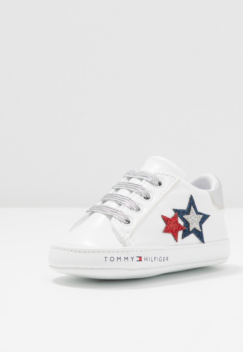Tommy Hilfiger Chaussons Pour Bebe White Blue Red Blanc Zalando Be